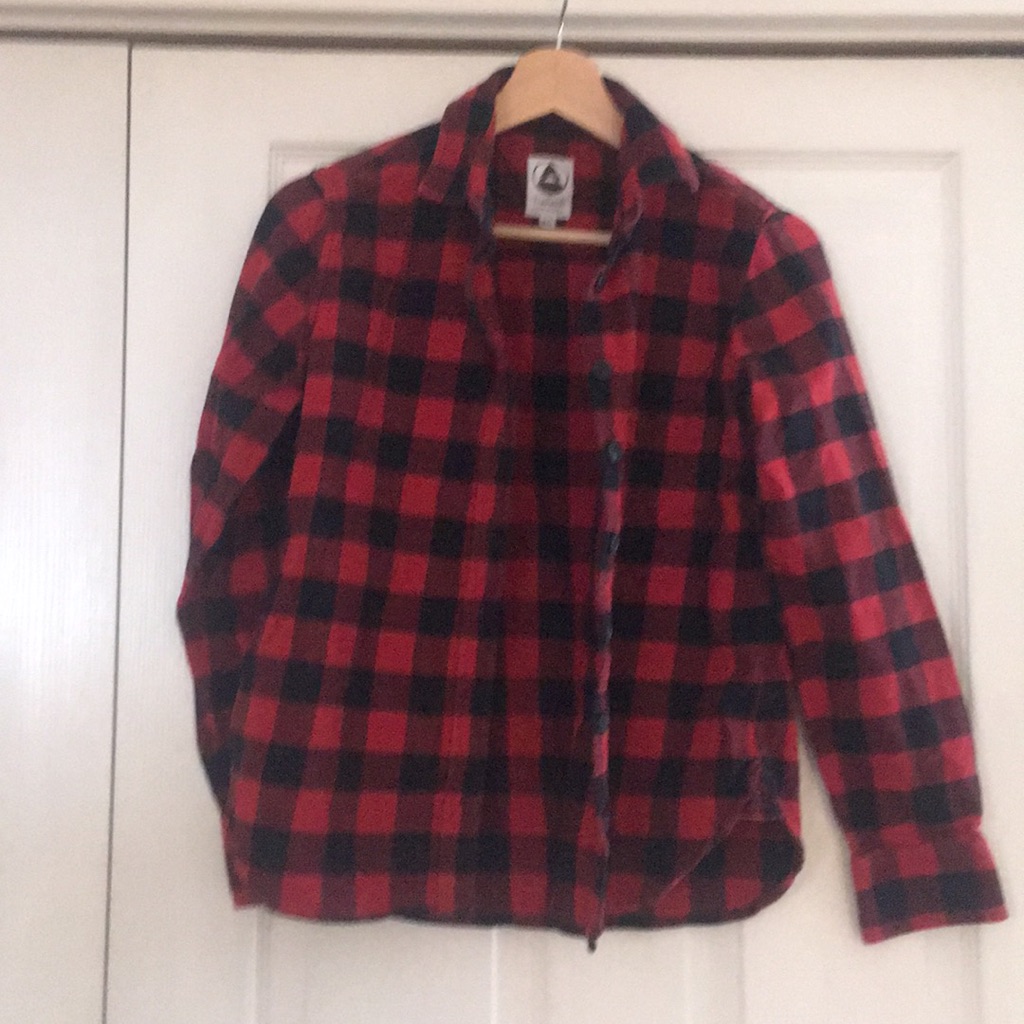 Tradlands Xs Red/Black Check Flannel-Excellent